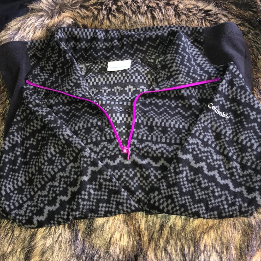 Columbia sports sweater